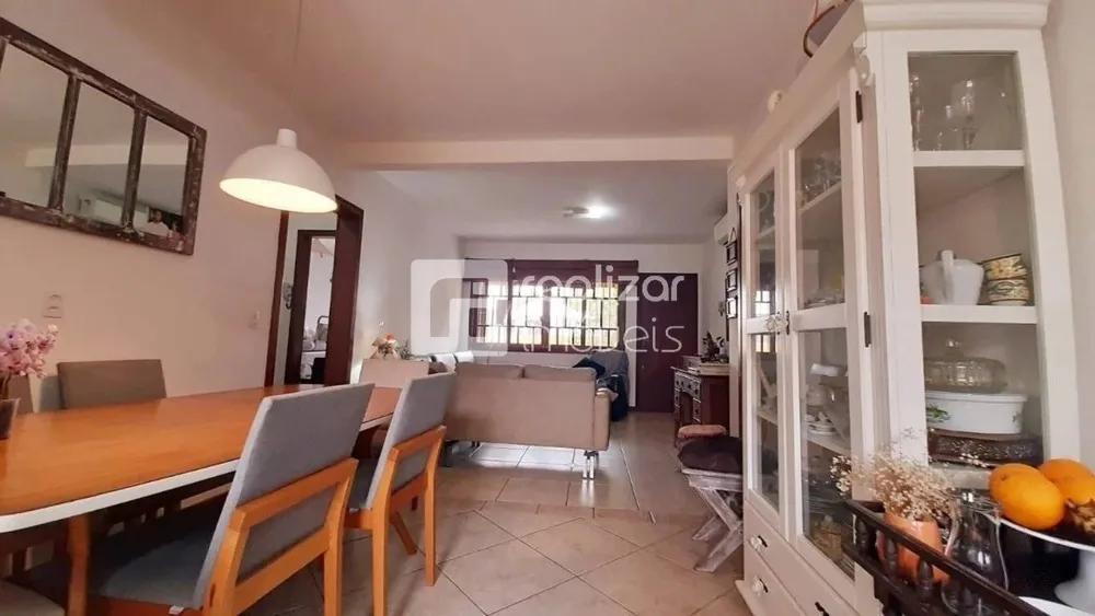 Casa, 3 quartos, 126 m² - Foto 1