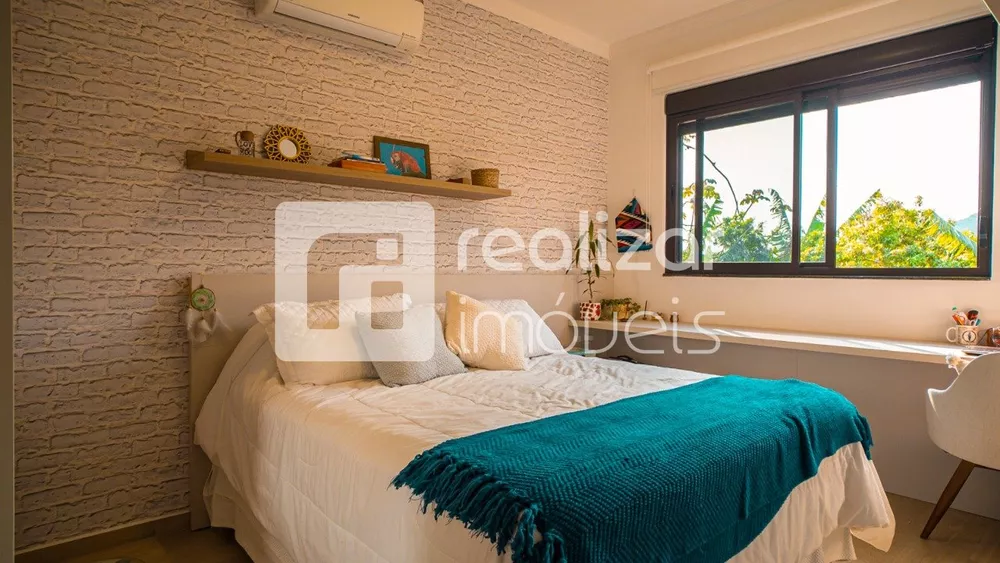 Casa, 4 quartos, 235 m² - Foto 2