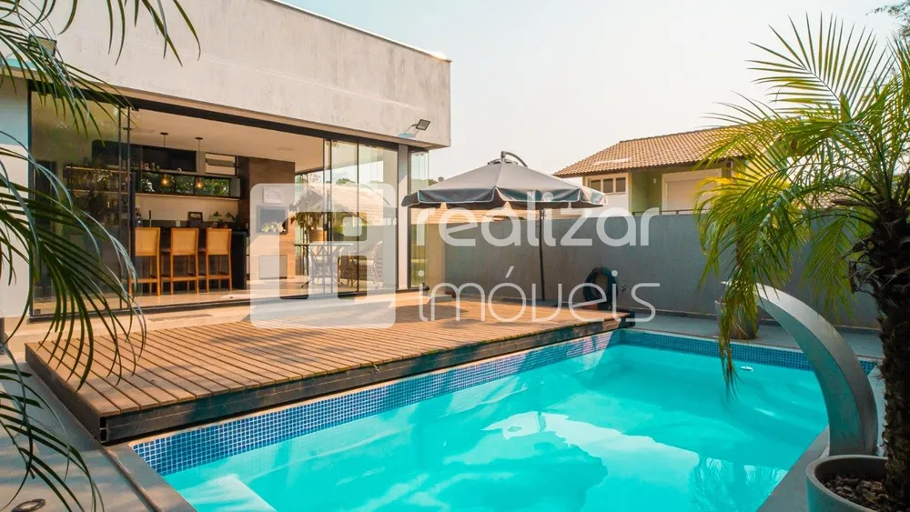 Casa, 4 quartos, 235 m² - Foto 1