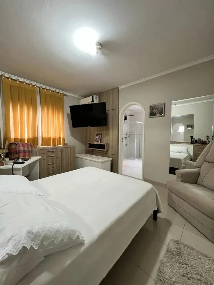 Casa, 3 quartos, 240 m² - Foto 15