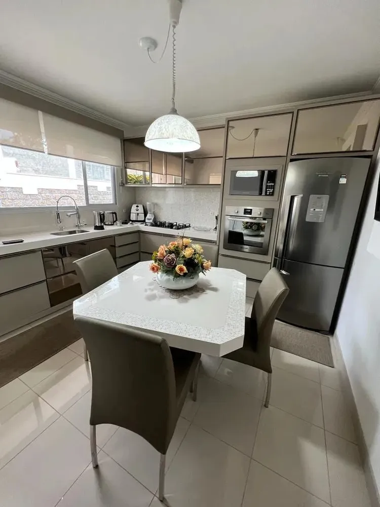Casa, 3 quartos, 240 m² - Foto 12