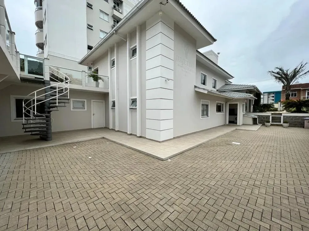 Casa, 3 quartos, 240 m² - Foto 1