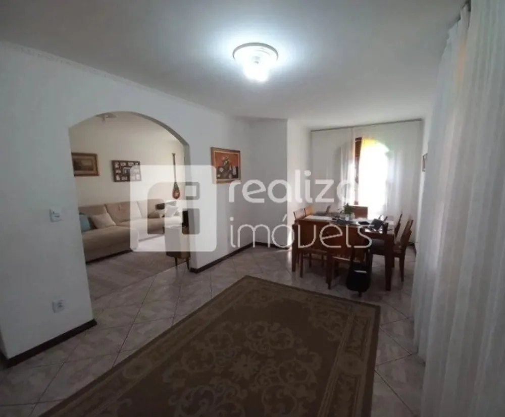 Casa, 4 quartos, 242 m² - Foto 2