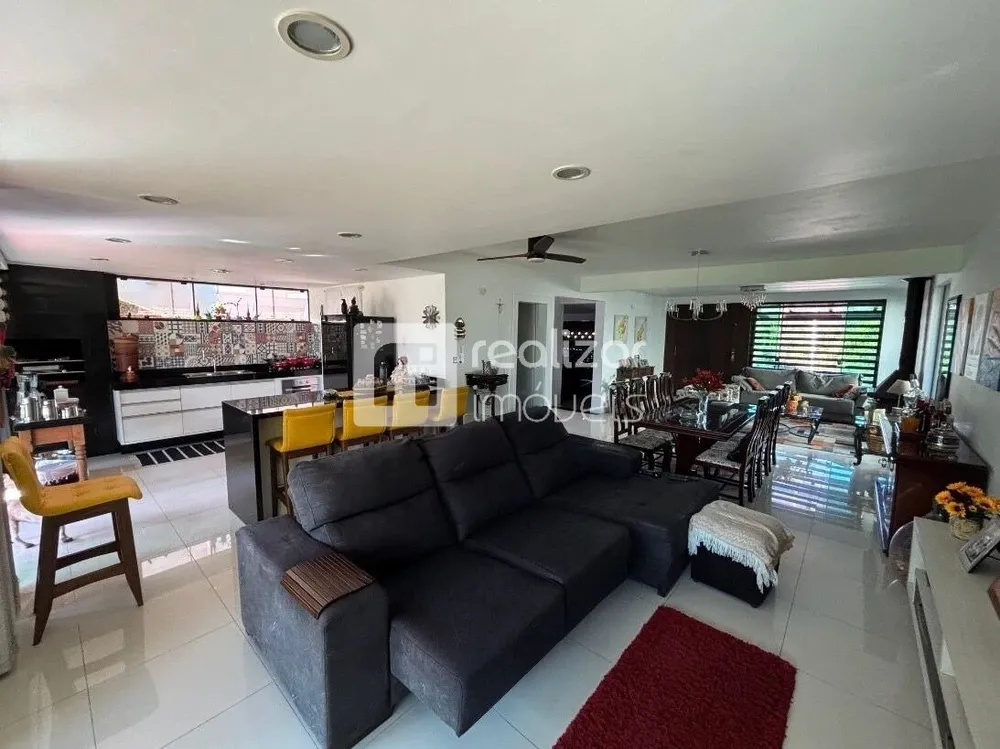 Casa, 3 quartos, 210 m² - Foto 2