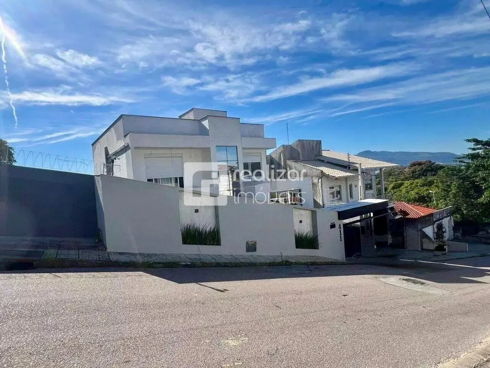 Casa, 4 quartos, 360 m² - Foto 1