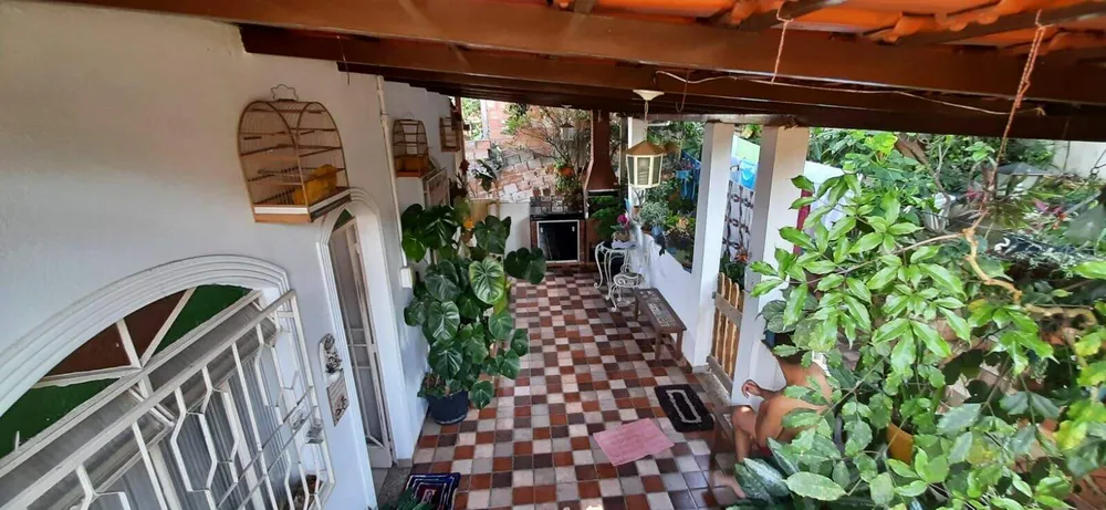 Casa, 6 quartos, 220 m² - Foto 9