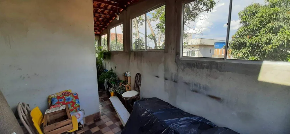 Casa, 6 quartos, 220 m² - Foto 2