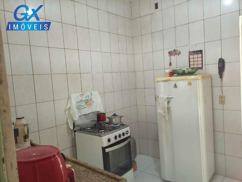 Casa à venda com 2 quartos, 70m² - Foto 3