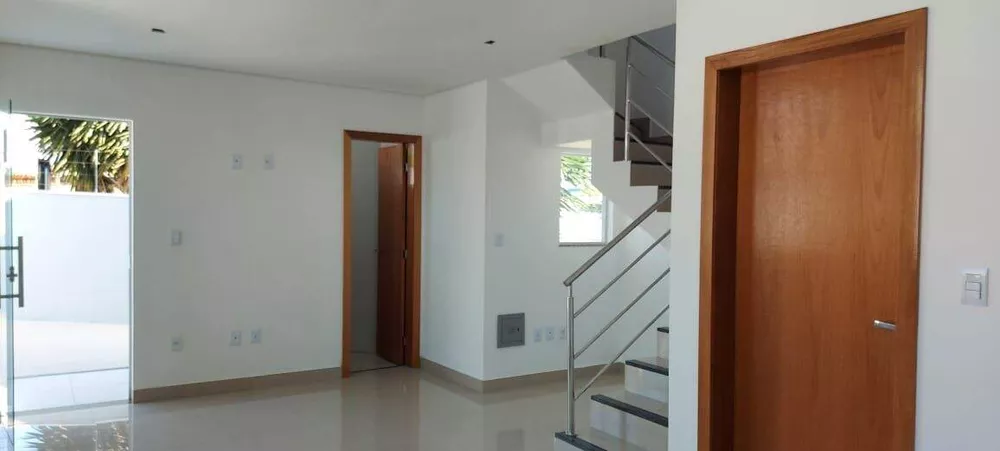 Casa à venda com 2 quartos, 90m² - Foto 3