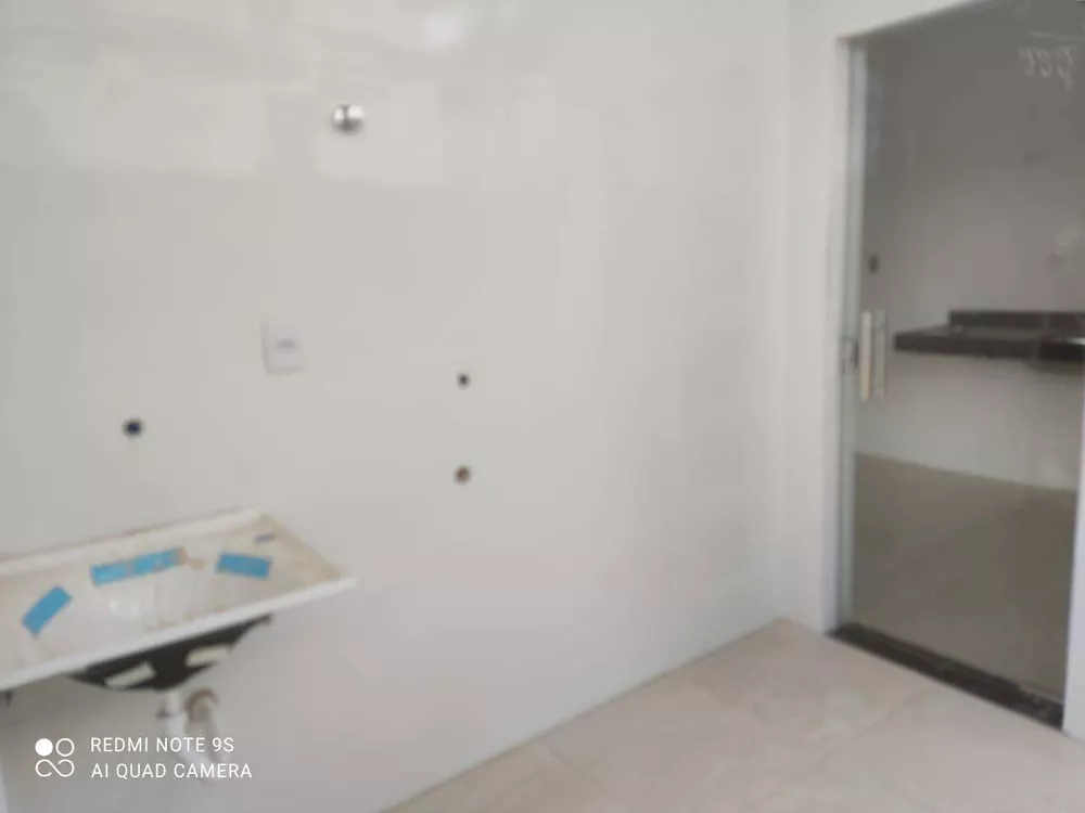 Casa à venda com 3 quartos, 81m² - Foto 4