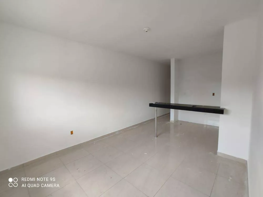 Casa à venda com 3 quartos, 81m² - Foto 2