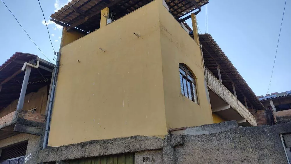 Casa à venda com 4 quartos, 120m² - Foto 1