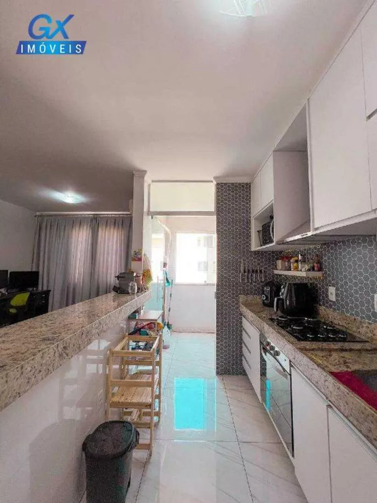 Apartamento à venda com 2 quartos, 65m² - Foto 1