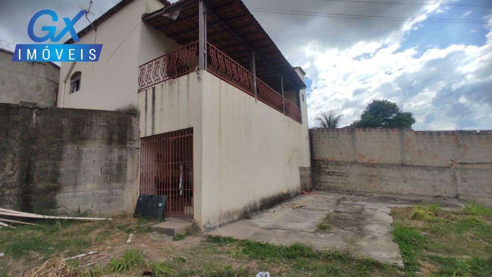 Casa à venda com 3 quartos, 110m² - Foto 1