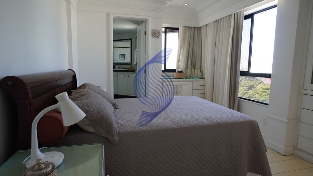 Apartamento à venda com 3 quartos, 189m² - Foto 2