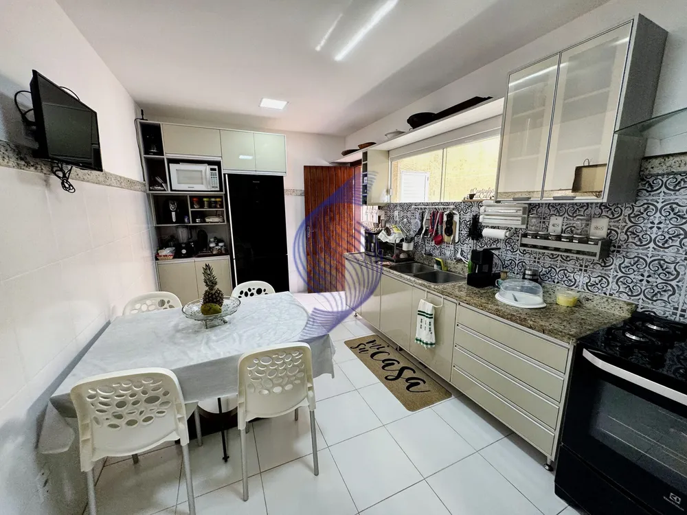 Casa, 3 quartos, 240 m² - Foto 10