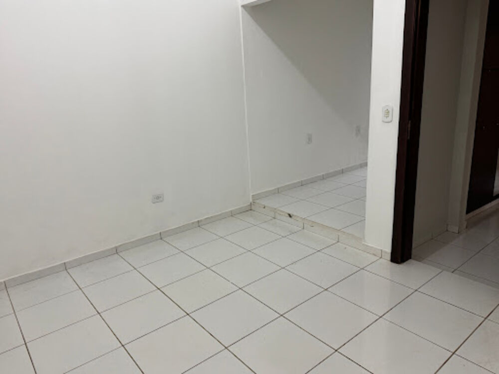 Casa para alugar com 2 quartos, 120m² - Foto 2