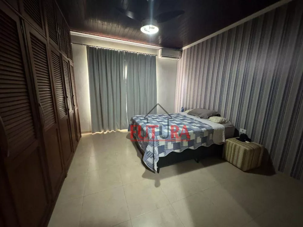 Casa, 3 quartos, 220 m² - Foto 1