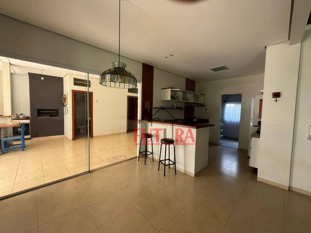 Casa, 3 quartos, 220 m² - Foto 12