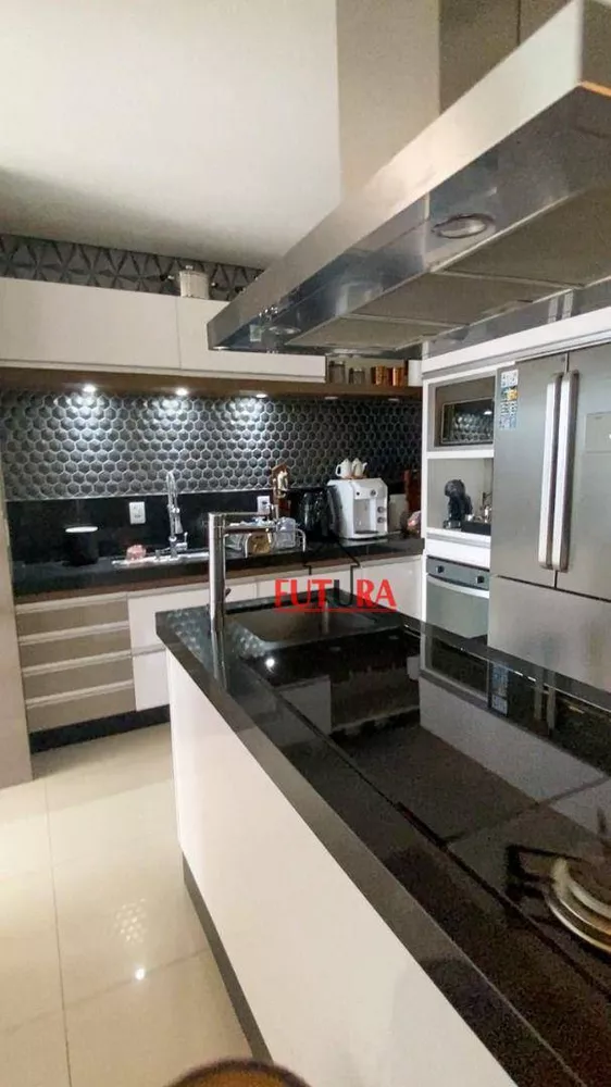 Sobrado, 4 quartos, 325 m² - Foto 2