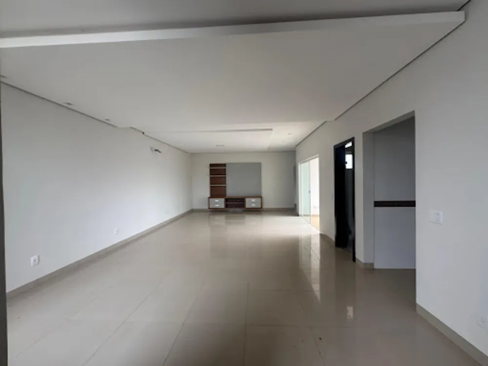 Casa, 3 quartos, 221 m² - Foto 2
