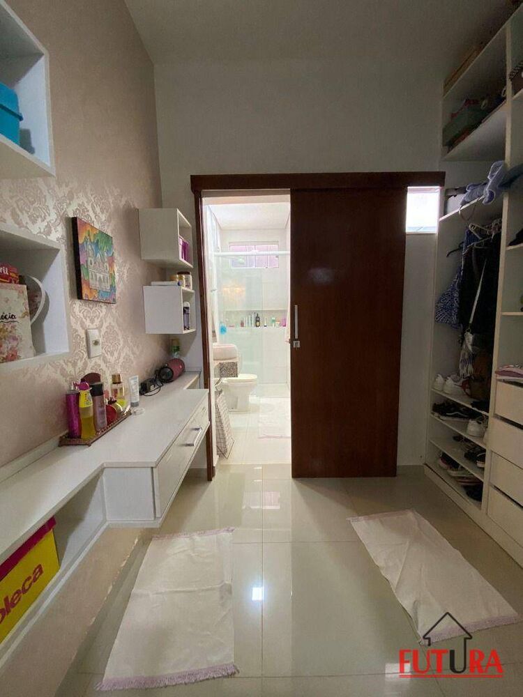 Casa, 3 quartos, 210 m² - Foto 9