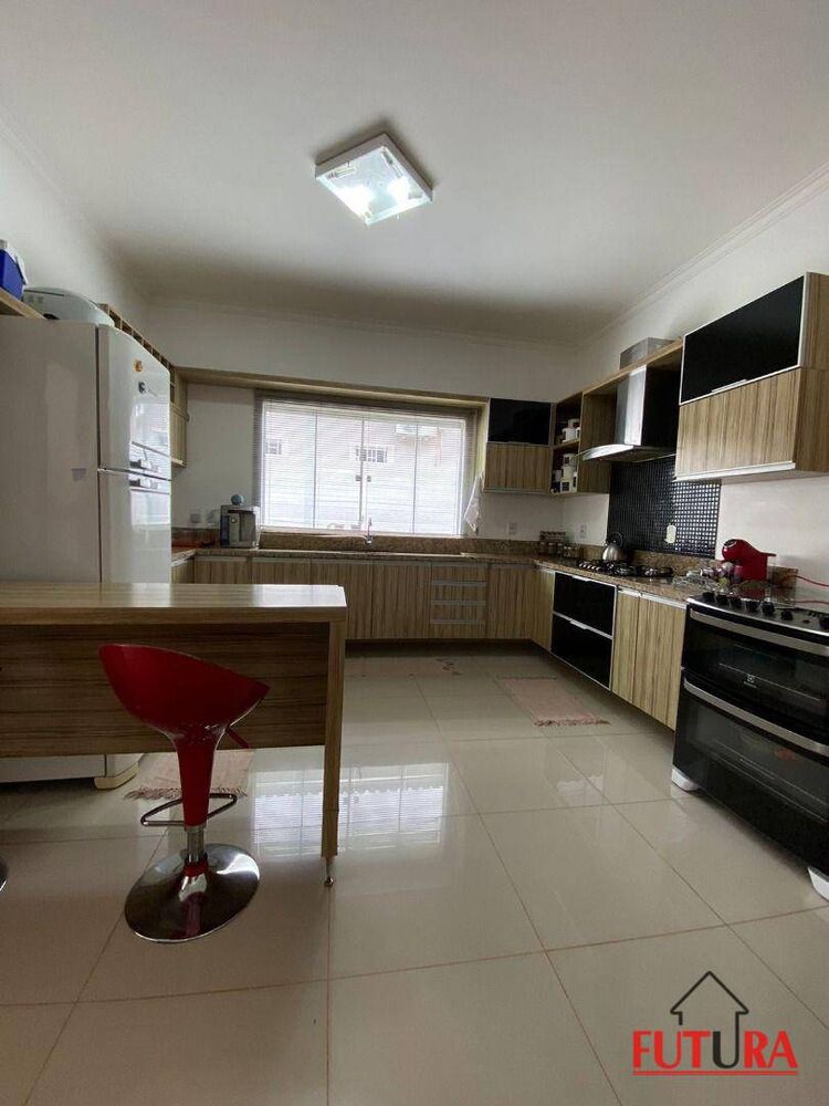 Casa, 3 quartos, 210 m² - Foto 22