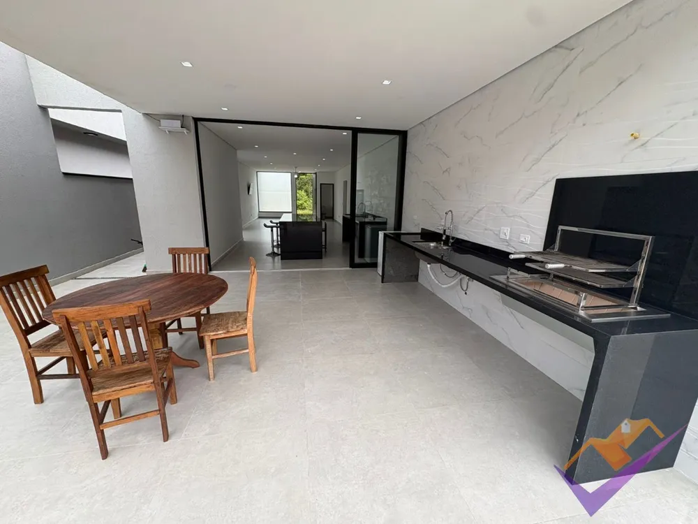 Casa, 3 quartos, 225 m² - Foto 1