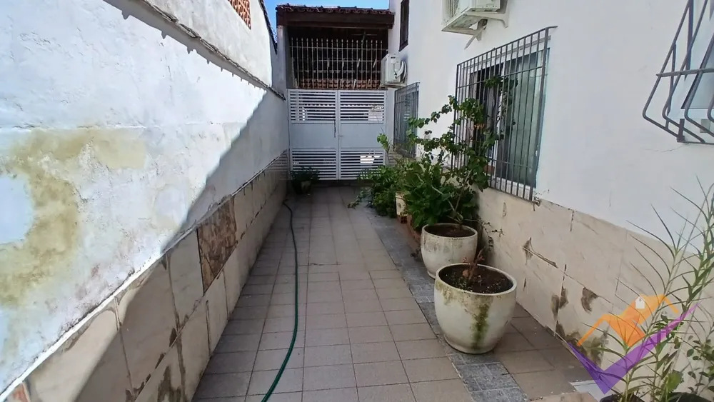 Casa, 6 quartos, 188 m² - Foto 2