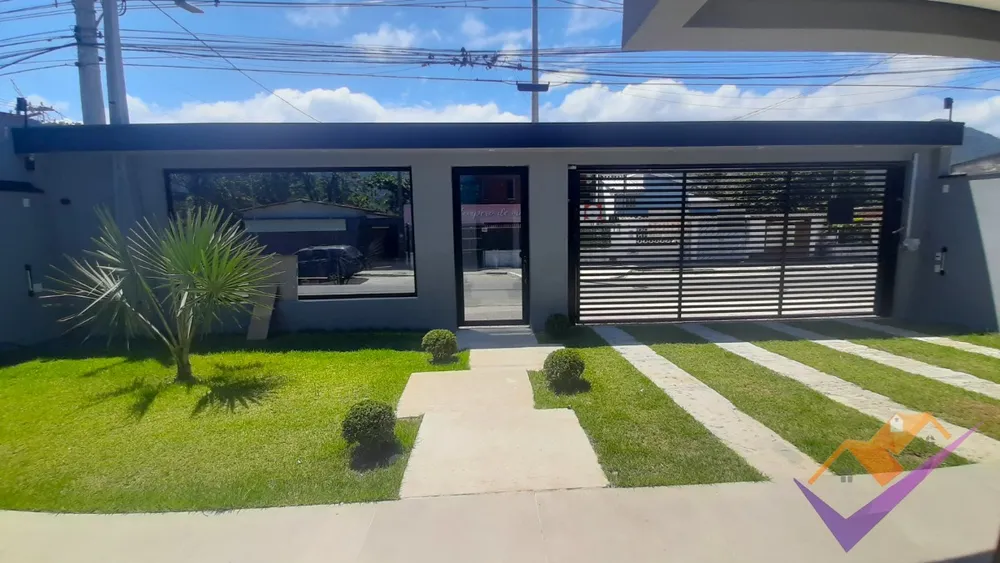 Casa, 3 quartos, 236 m² - Foto 1