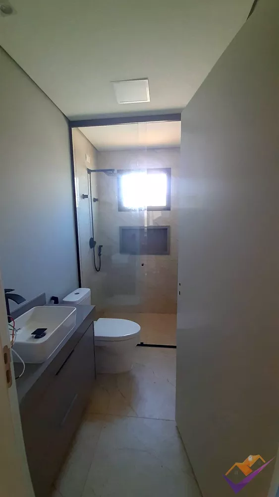 Casa, 3 quartos, 236 m² - Foto 1
