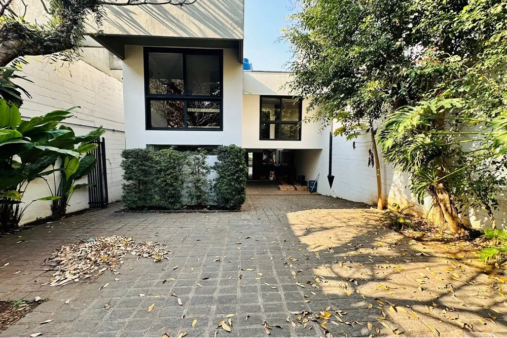 Casa, 4 quartos, 340 m² - Foto 1