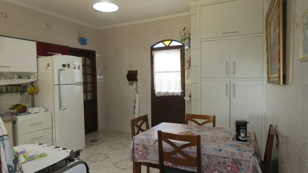Casa, 3 quartos, 300 m² - Foto 2