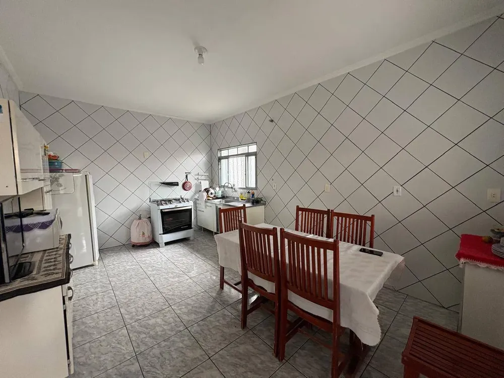 Casa, 1 quarto, 180 m² - Foto 1