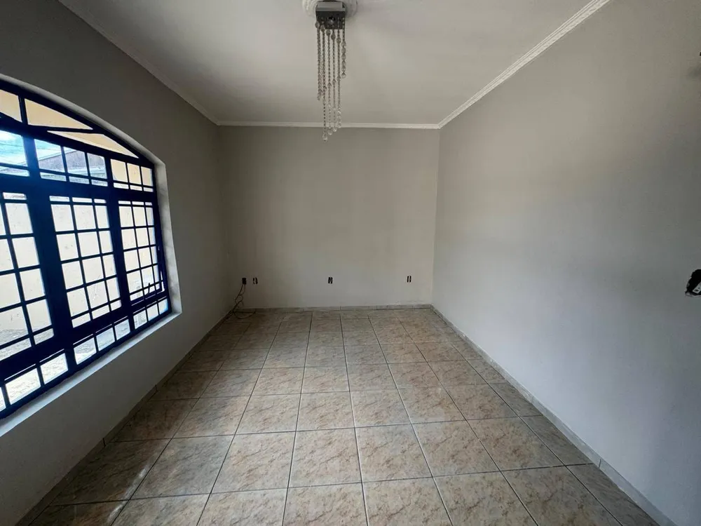 Casa, 3 quartos, 250 m² - Foto 1