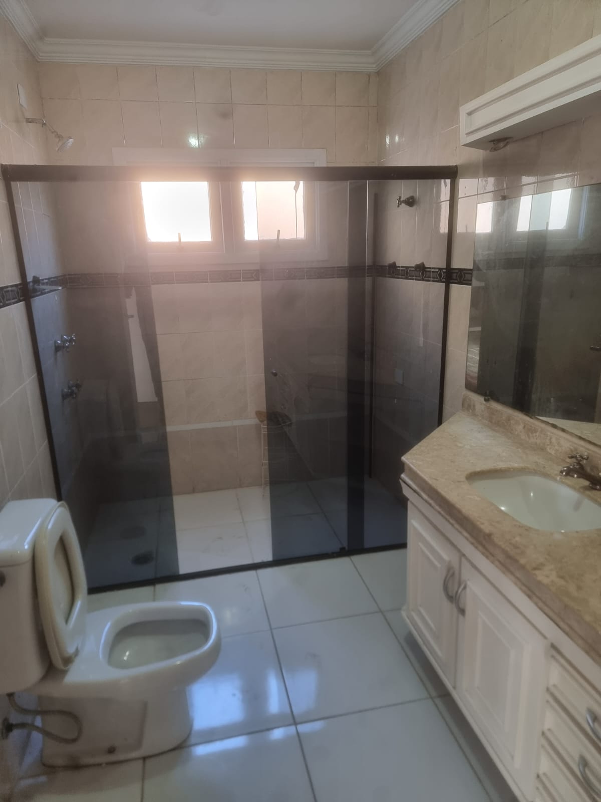 Casa de Condomínio para alugar com 4 quartos, 360m² - Foto 4