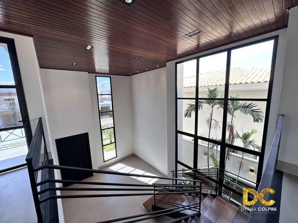 Casa de Condomínio à venda com 3 quartos, 384m² - Foto 1