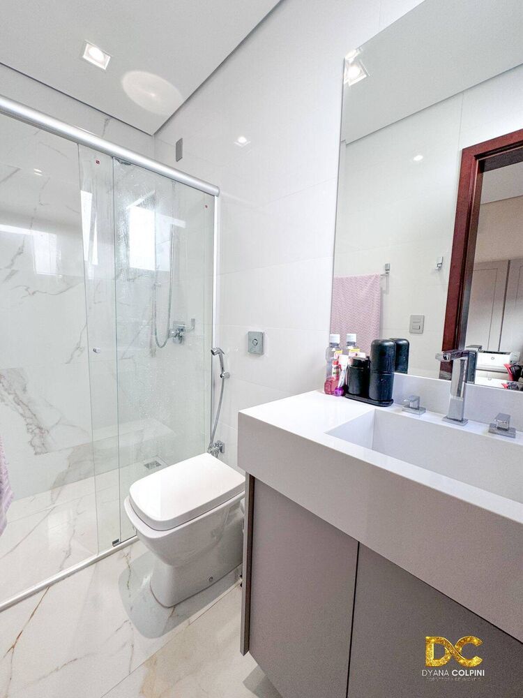 Casa de Condomínio à venda com 3 quartos, 215m² - Foto 4