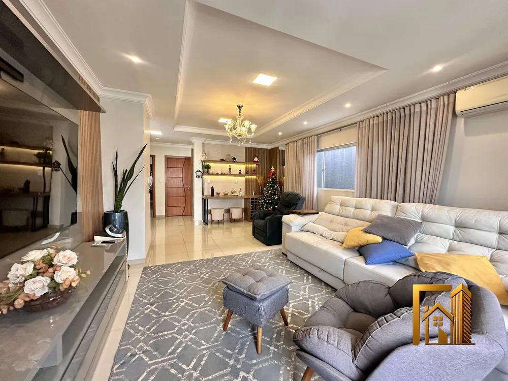 Casa, 4 quartos, 268 m² - Foto 1