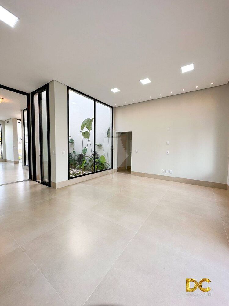Casa de Condomínio à venda com 3 quartos, 340m² - Foto 1