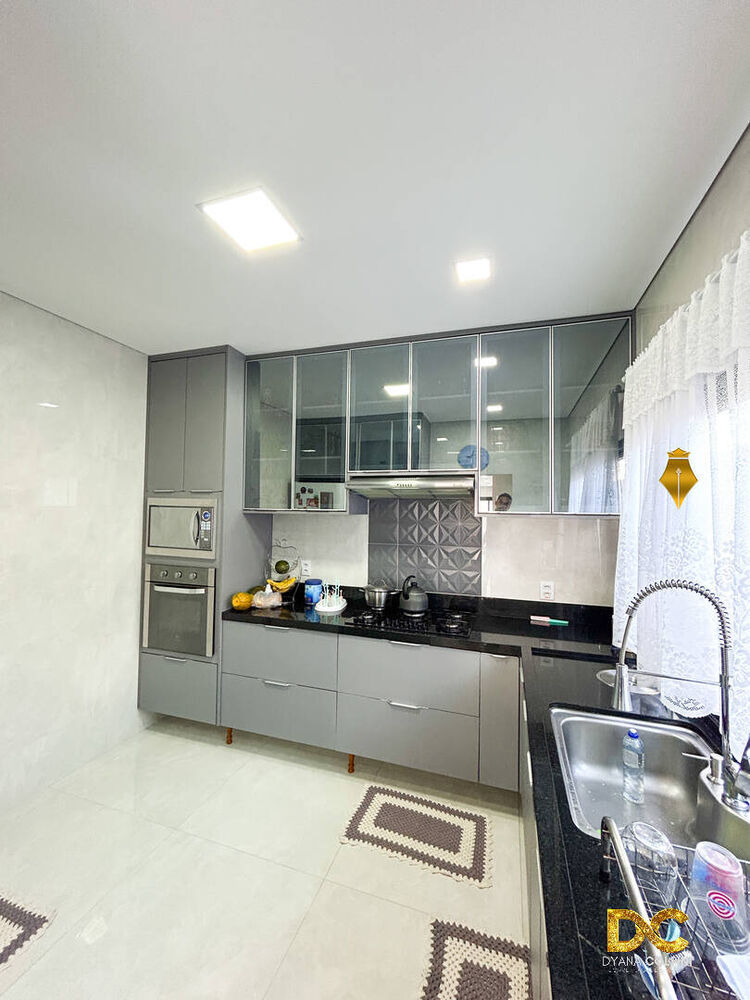 Casa de Condomínio à venda com 4 quartos, 289m² - Foto 5