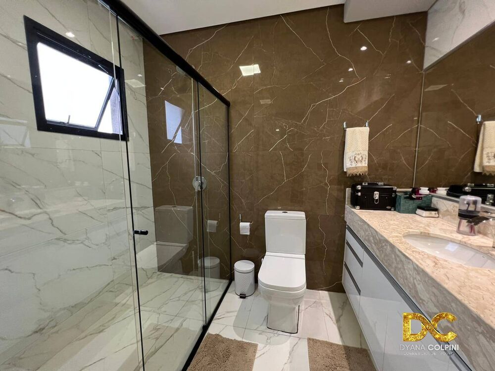 Casa de Condomínio à venda com 3 quartos, 325m² - Foto 1