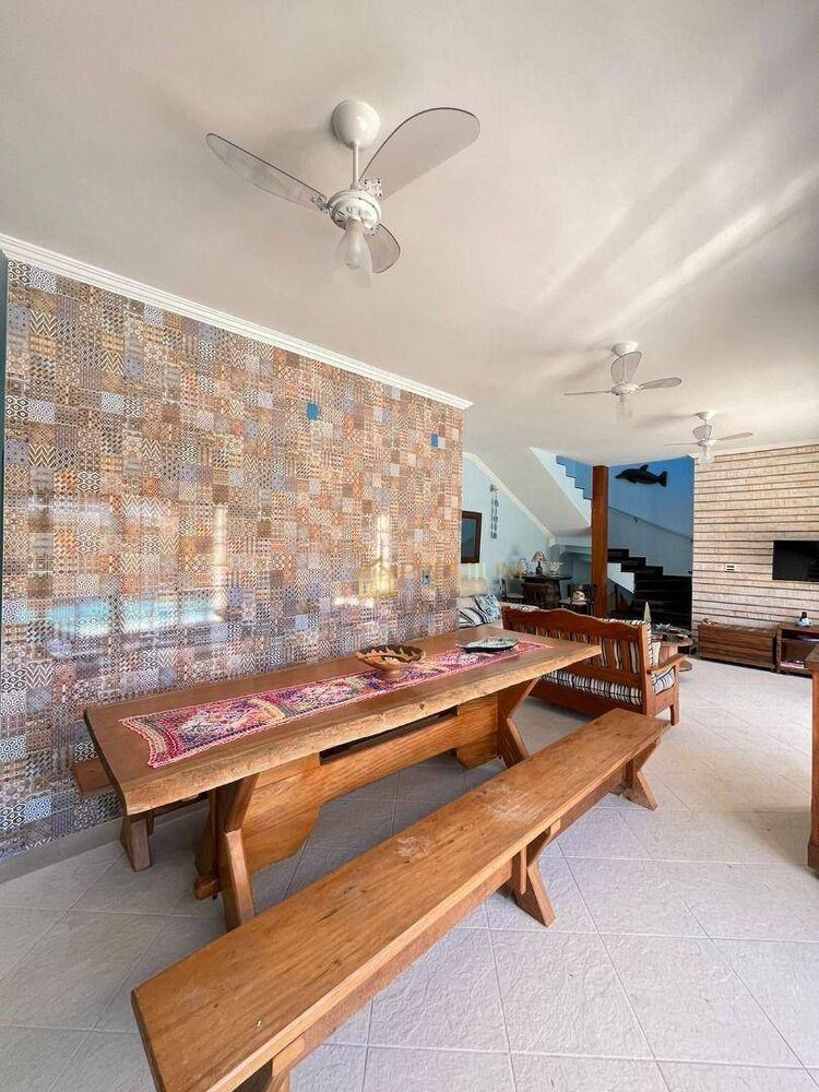 Sobrado, 4 quartos, 257 m² - Foto 1