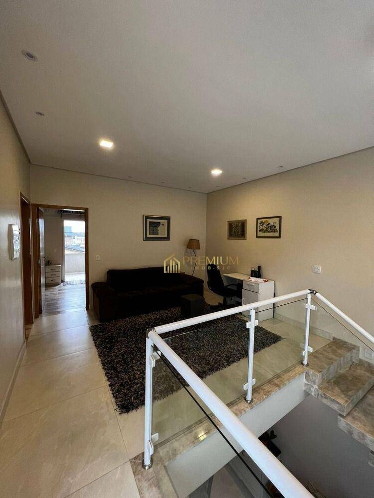 Sobrado, 2 quartos, 220 m² - Foto 1
