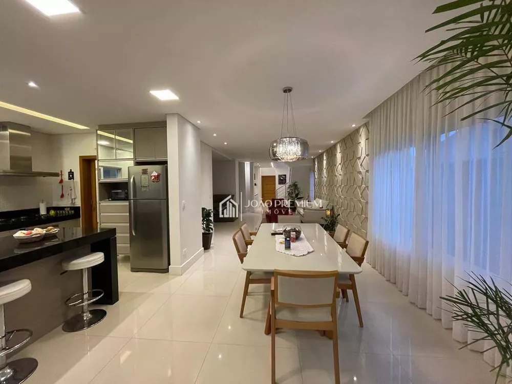 Sobrado, 4 quartos, 320 m² - Foto 2