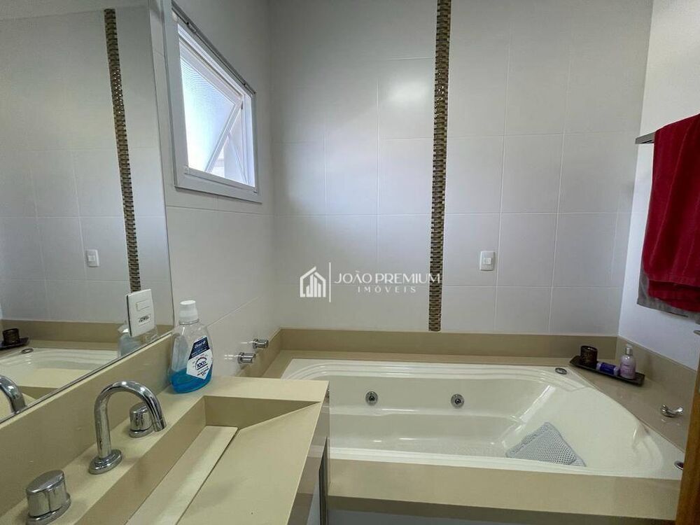 Sobrado, 4 quartos, 243 m² - Foto 1