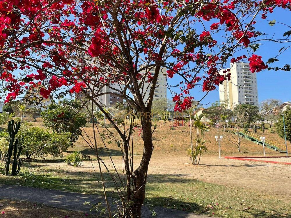 Sobrado à venda com 3 quartos, 220m² - Foto 1