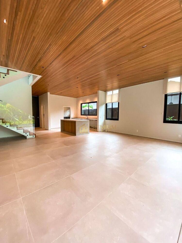 Sobrado à venda com 5 quartos, 300m² - Foto 2