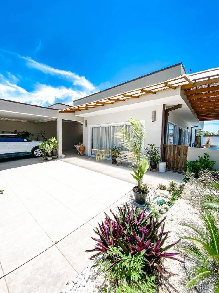 Casa, 3 quartos, 256 m² - Foto 1