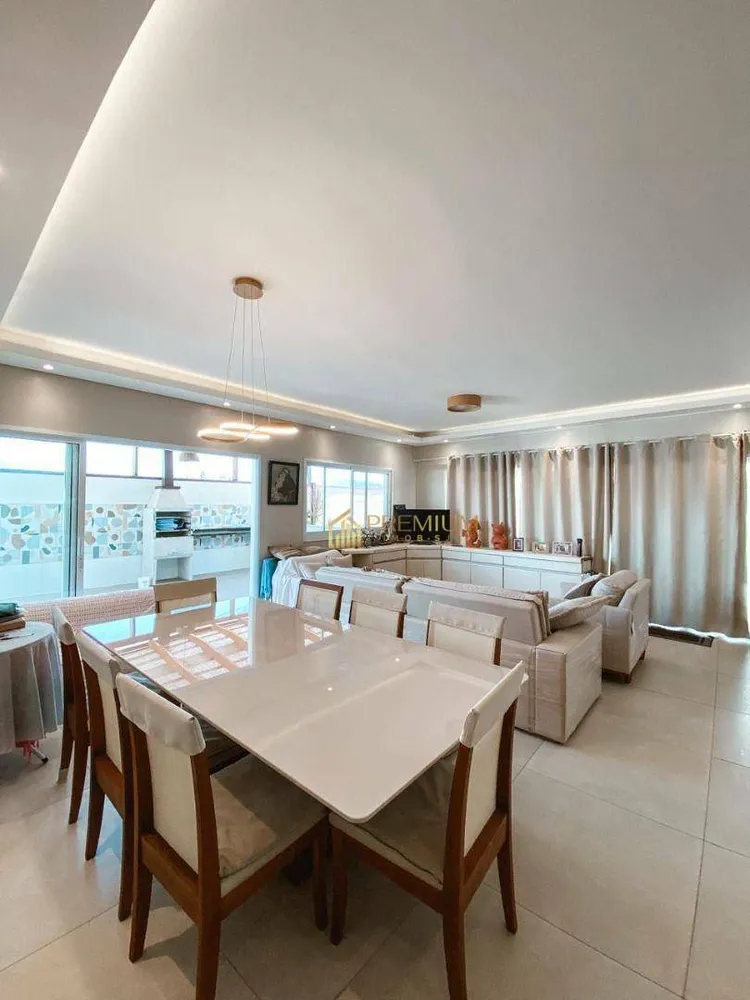 Casa, 3 quartos, 256 m² - Foto 2